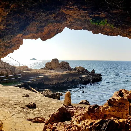 Here Comes The Sun شقة